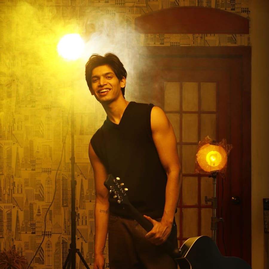 Maahi, Indian pop artist